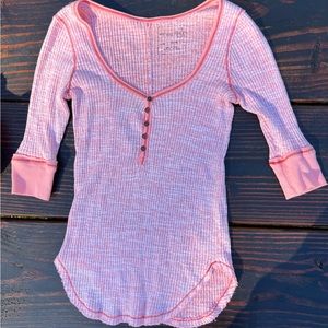 We the Free woman’s shirt size M